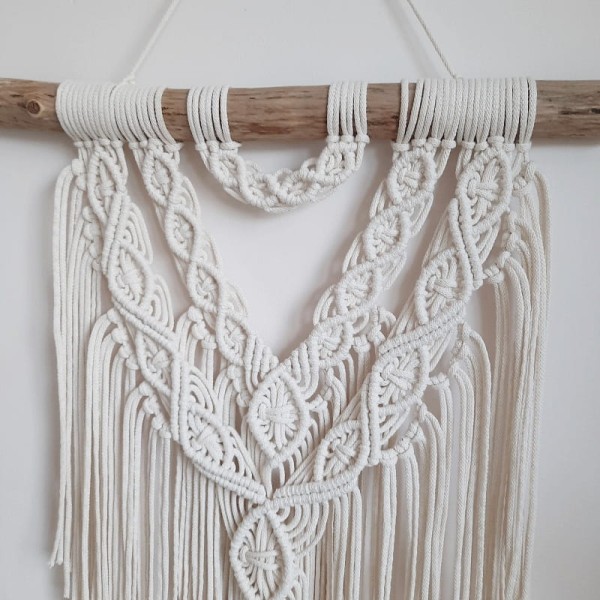 Makrama dekoracyjna na kiju rękodzieło Patrycja III