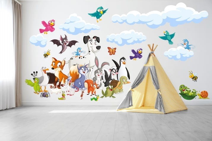 kolorowe naklejki na ścianę