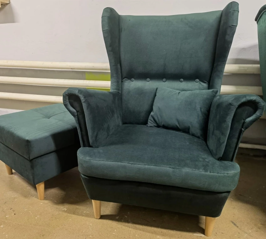 fotel-uszak-z-podnozkiem