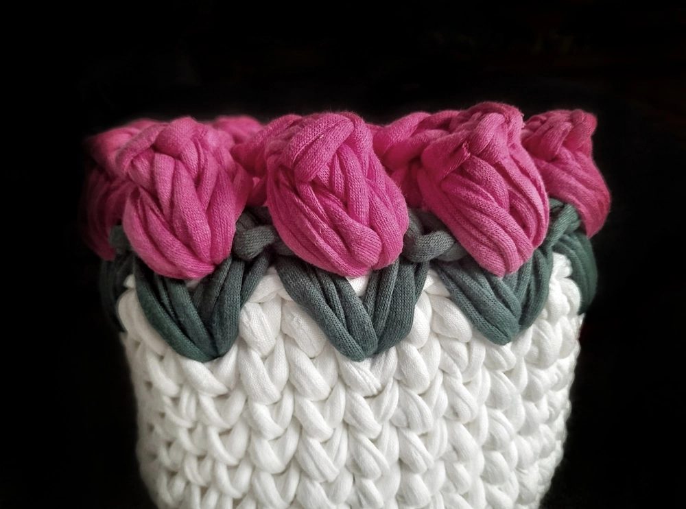 Koszyk makrama handmade tulipany