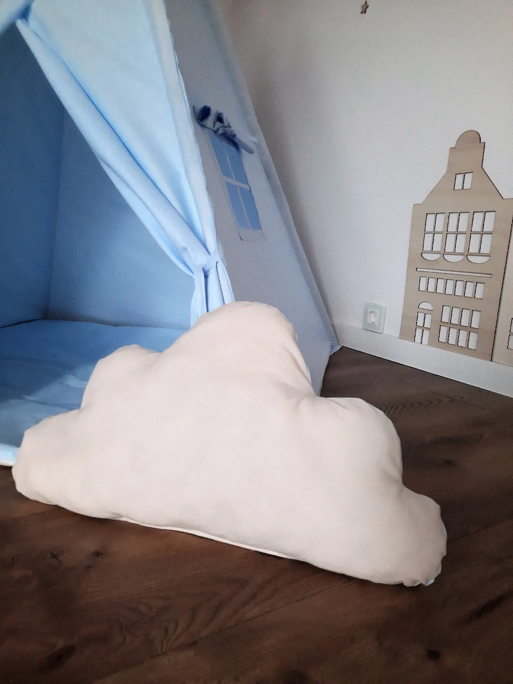 Tipi + mata + poduszki niebieskie