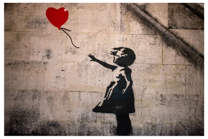 Banksy - dziewczynka z balonikiem na murze