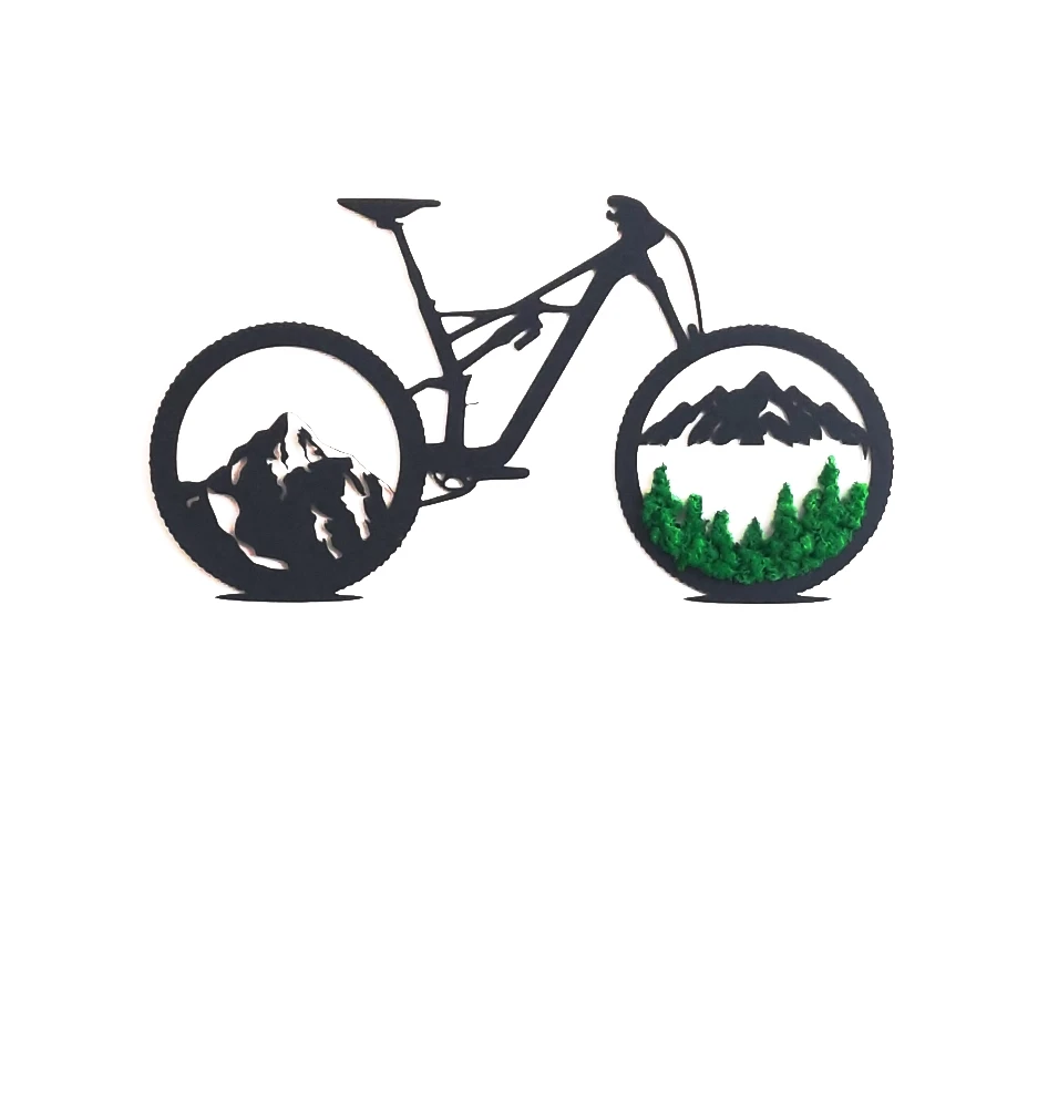 Mech-chrobotek-drewniana-azurowa-dekoracja-rower