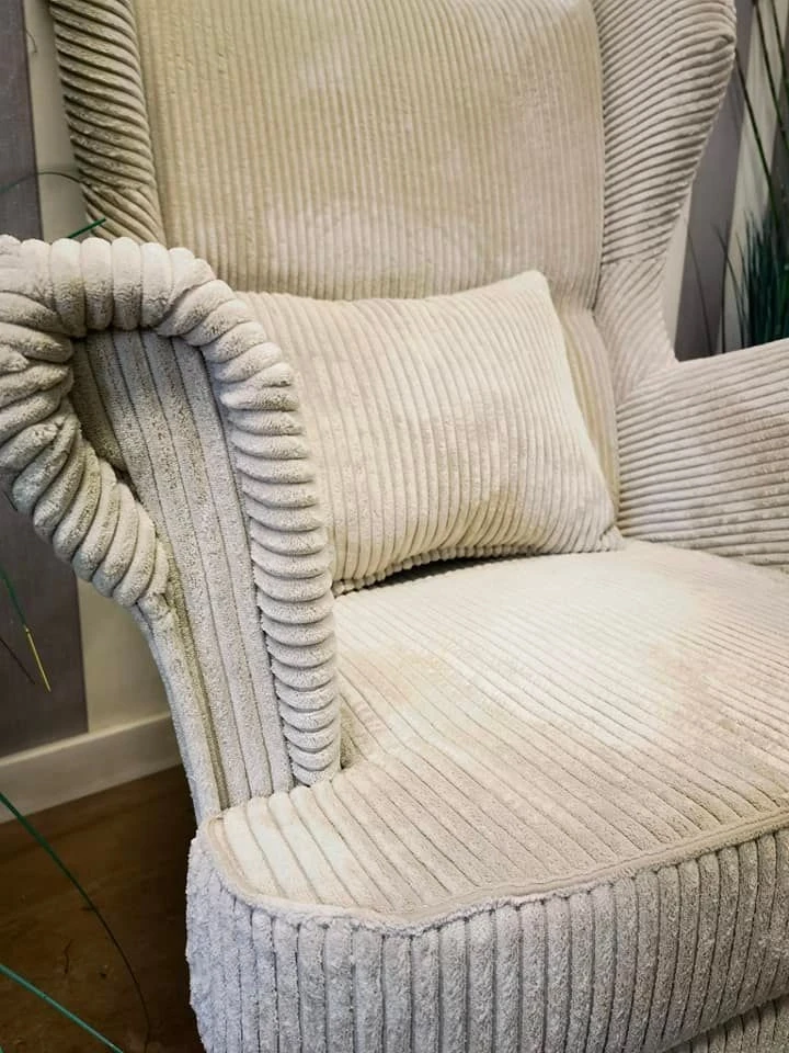 Fotel uszak z podnóżkiem