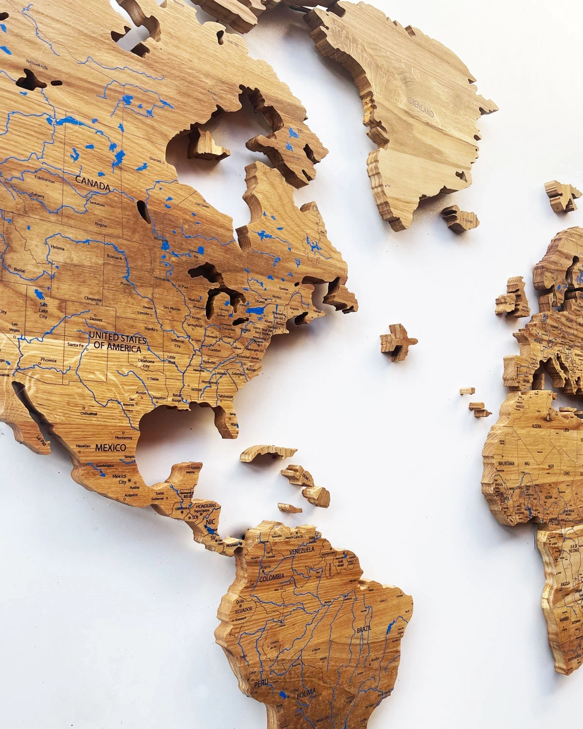 Ekskluzywna drewniana mapa świata z rzekami z litego drewna dębowego