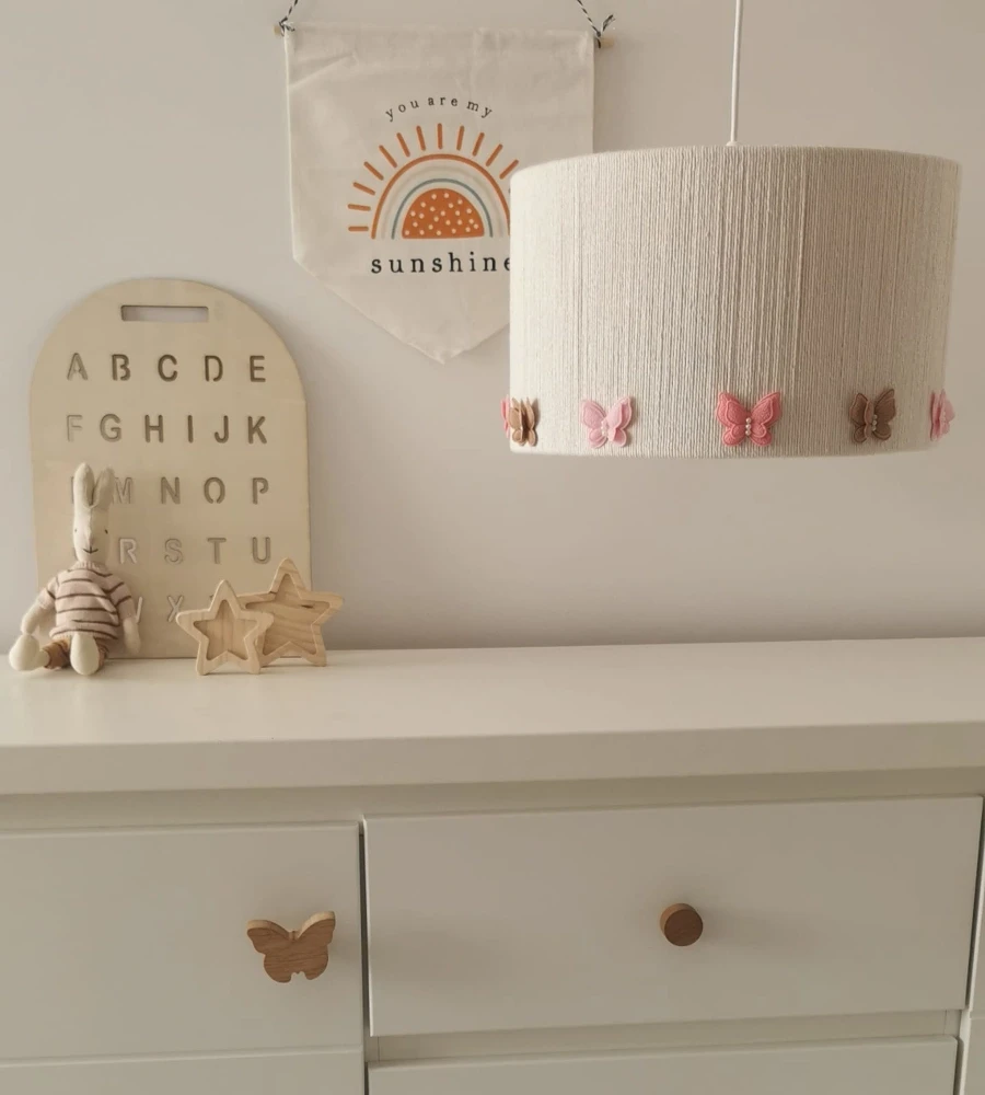 Lampa do pokoju dziecka abażur z motylkami