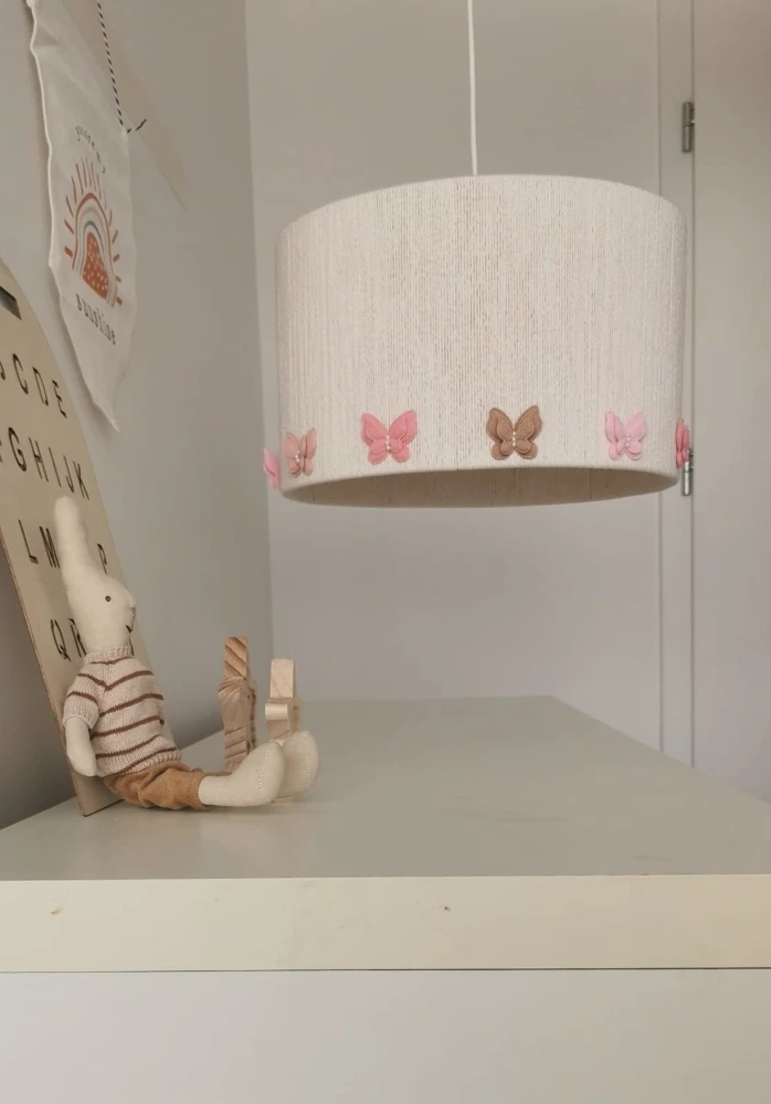 Lampa do pokoju dziecka abażur z motylkami