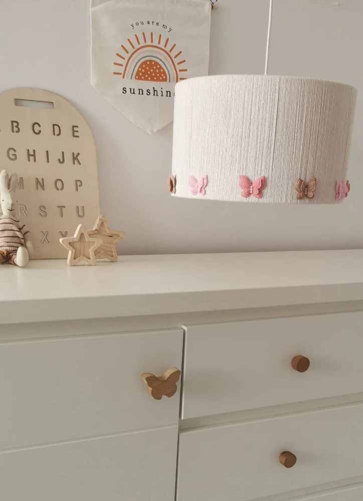Lampa do pokoju dziecka abażur z motylkami