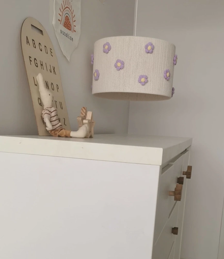 Lampa do pokoju dziecka abażur w kwiatki