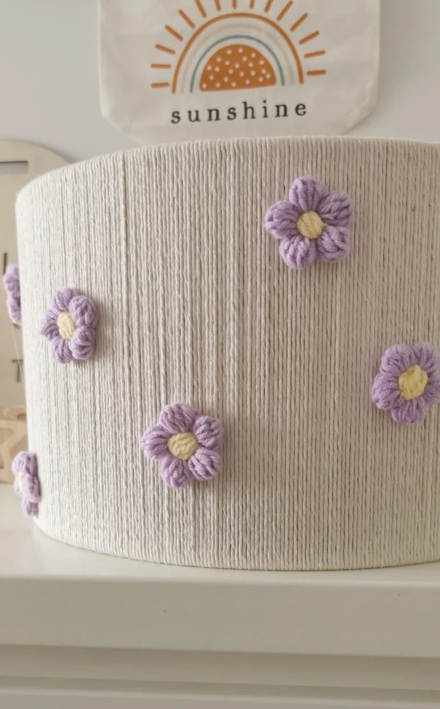 Lampa do pokoju dziecka abażur w kwiatki