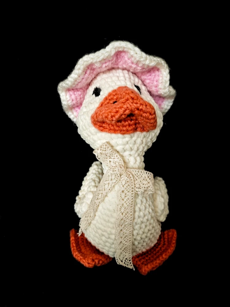 Maskotka gąska w kapeluszu handmade