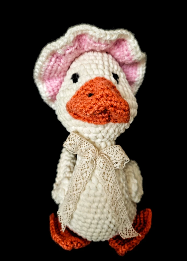 Maskotka gąska w kapeluszu handmade