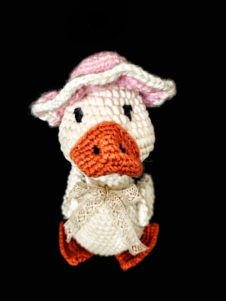 Maskotka gąska w kapeluszu handmade