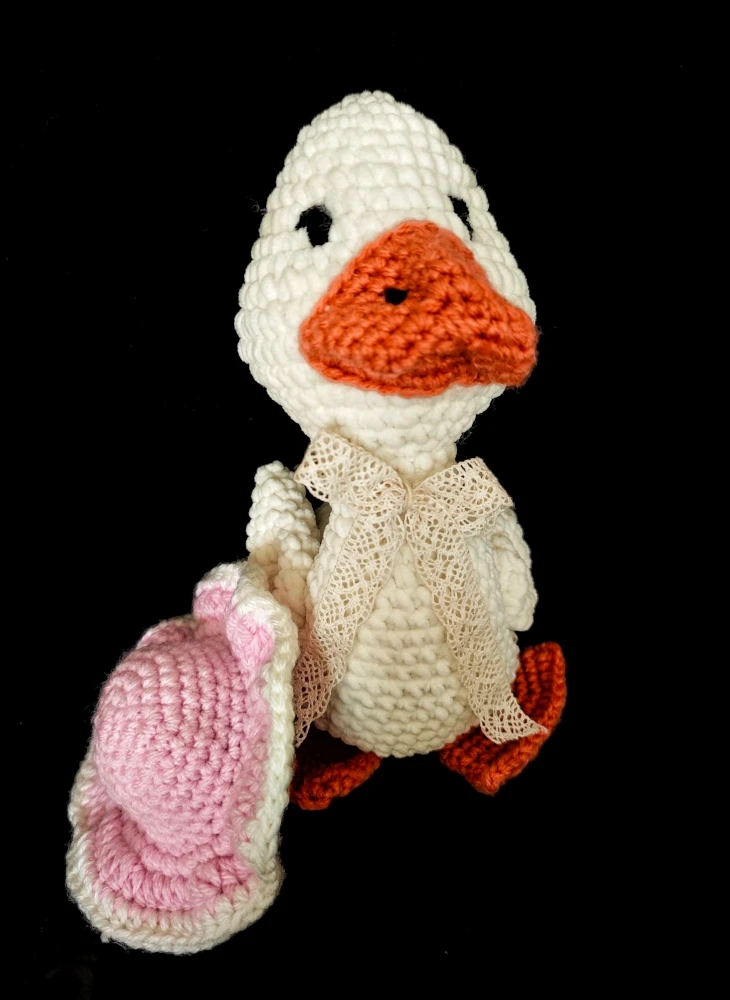 Maskotka gąska w kapeluszu handmade