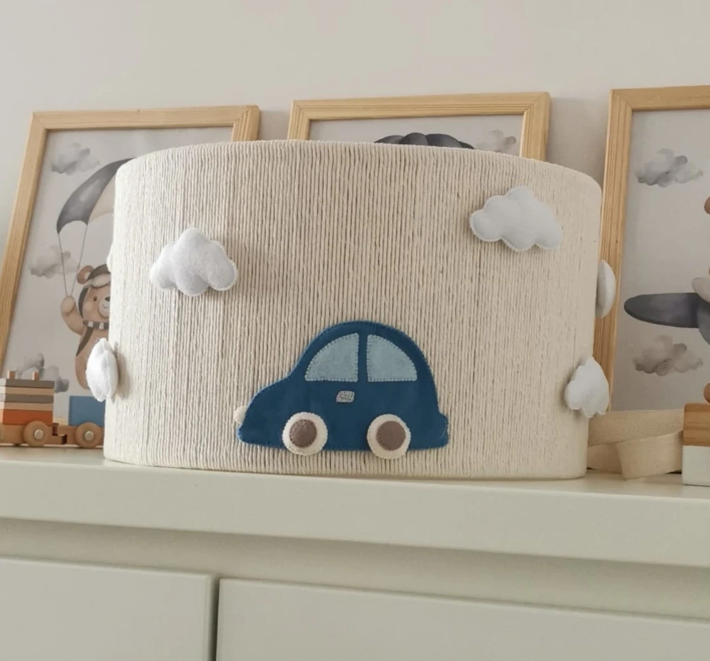 Lampa do pokoju chłopca autko