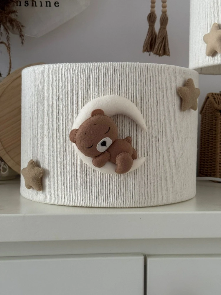 nastrojowe oświetlenie do sypialni dziecka w stylu skandynawskim