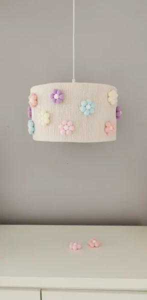Lampa do pokoju dziecka abażur pastelowe kwiatki