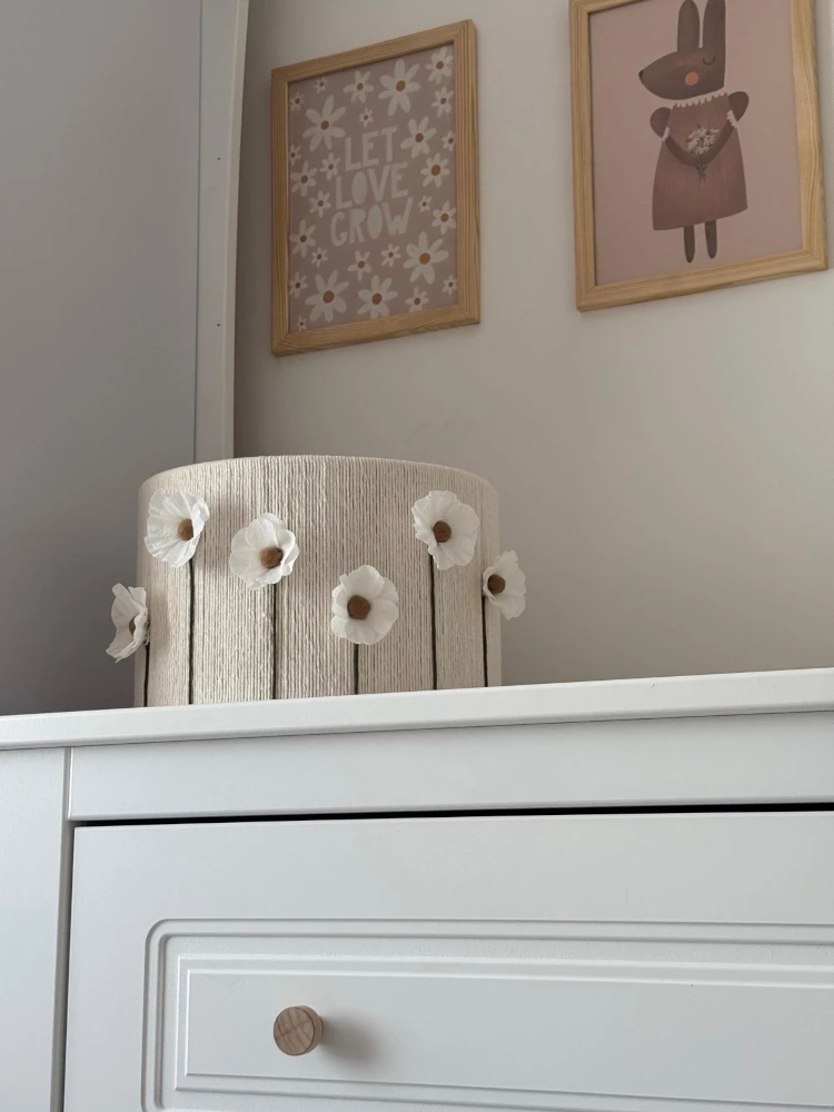 abażur sznurkowy handmade w kwiaty