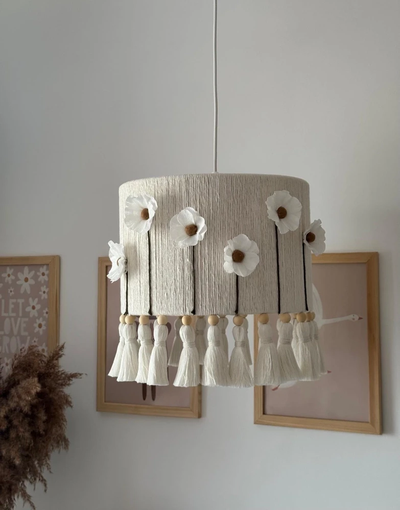 abażur sznurkowy chwosty