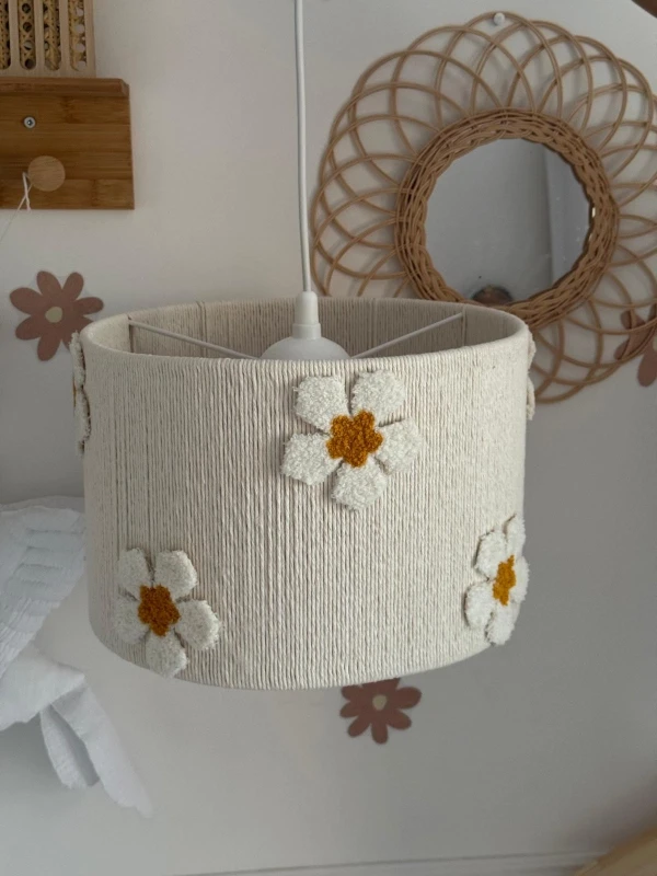 Lampa abażur sznurkowy w kwiaty
