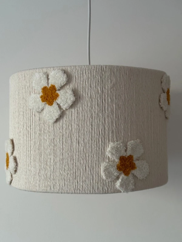 Lampa abażur sznurkowy w kwiaty