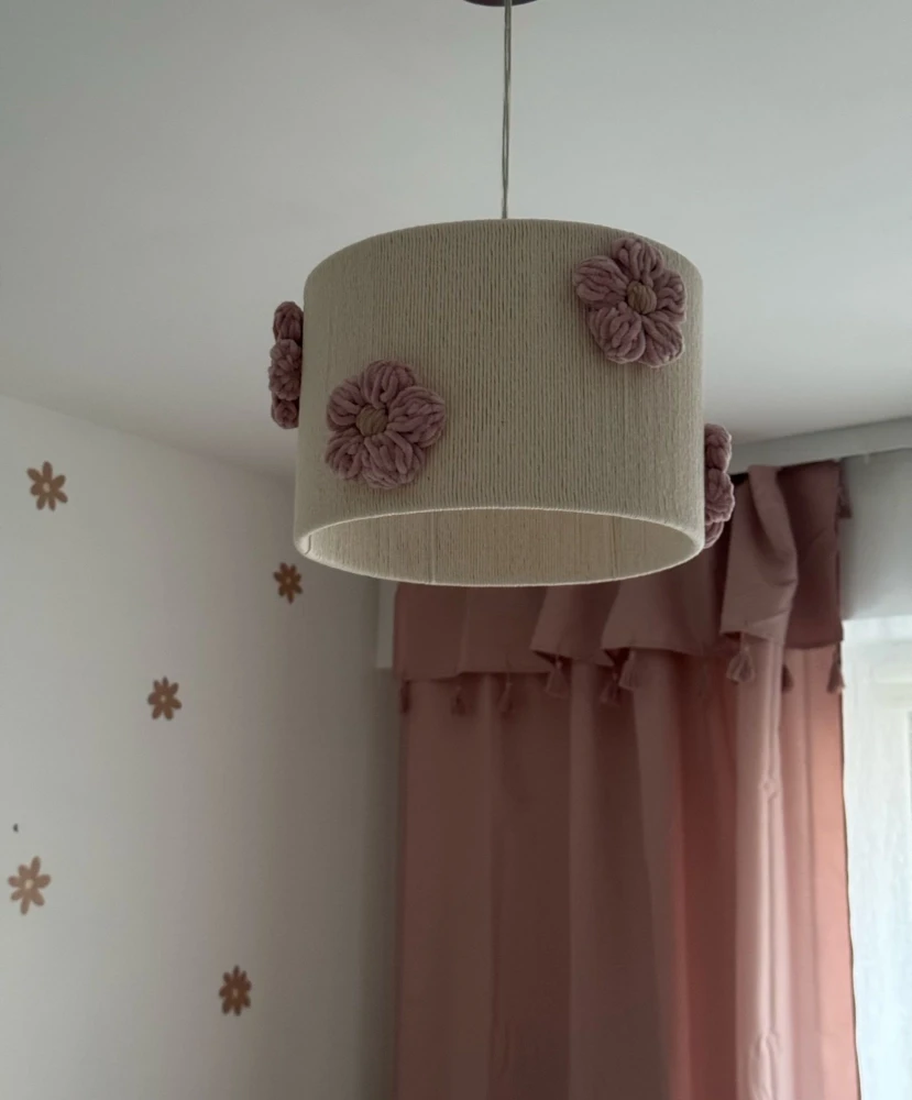 lampa wisząca w kwiaty