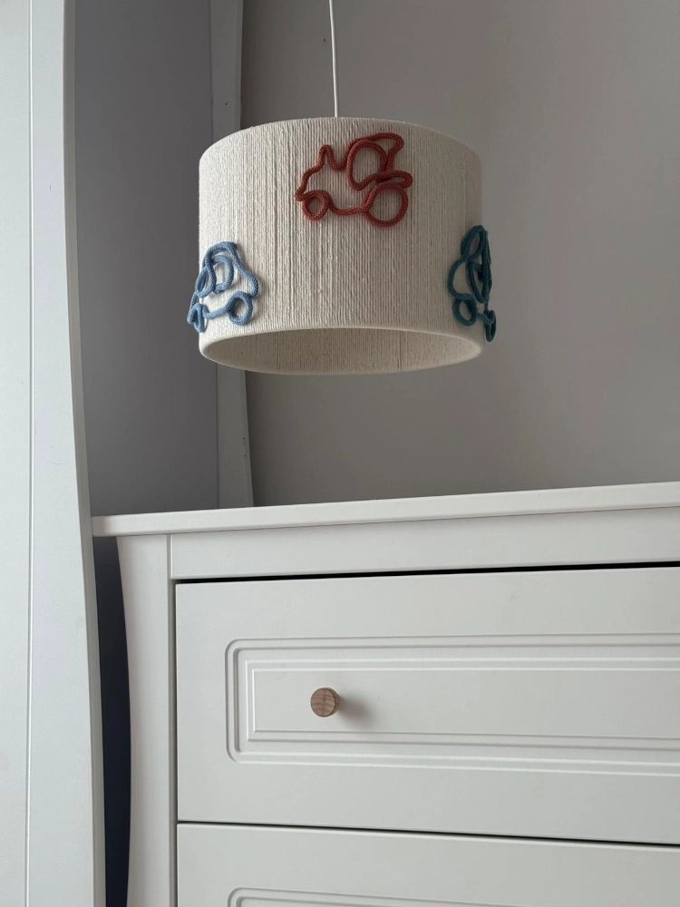 lampa sufitowa do pokoju chłopca