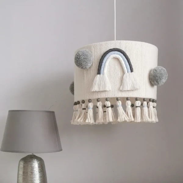 Lampa do pokoju dziecka abażur tęcza pompony