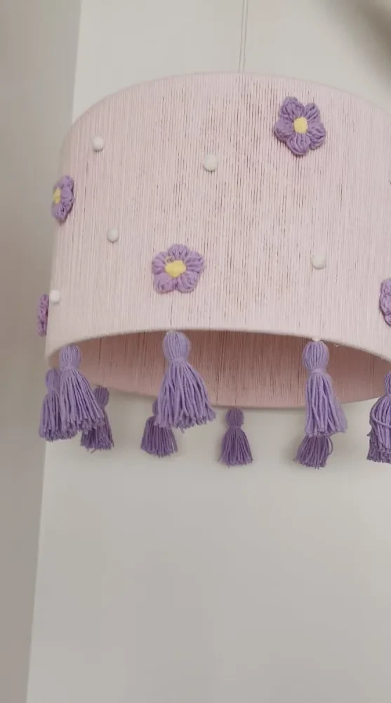 Lampa do pokoju dziecka abażur w kwiatki