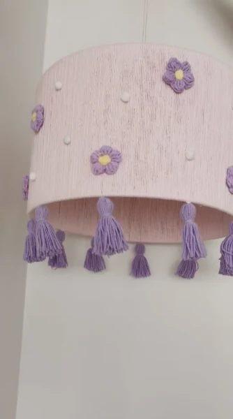Lampa do pokoju dziecka abażur w kwiatki