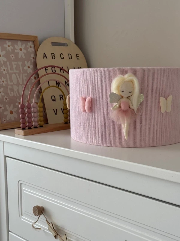 lampa do pokoju dziewczynki