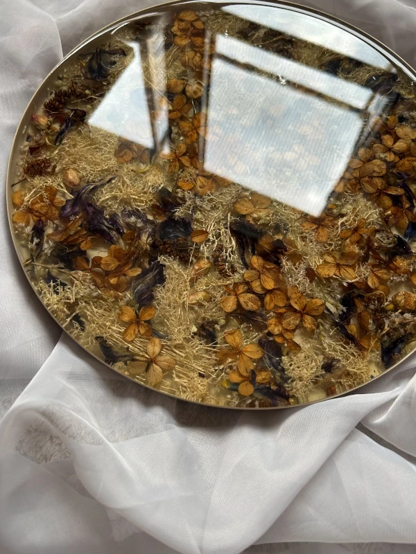 Okrągła taca z żywicy rękodzieło