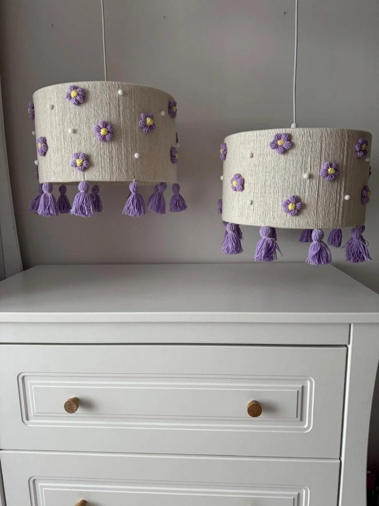 abażur w fioletowe kwiatki