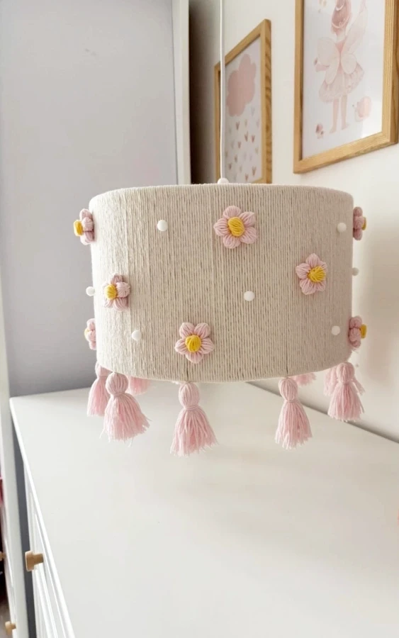 Lampa do pokoju dziecka | abażur w różowe kwiatki