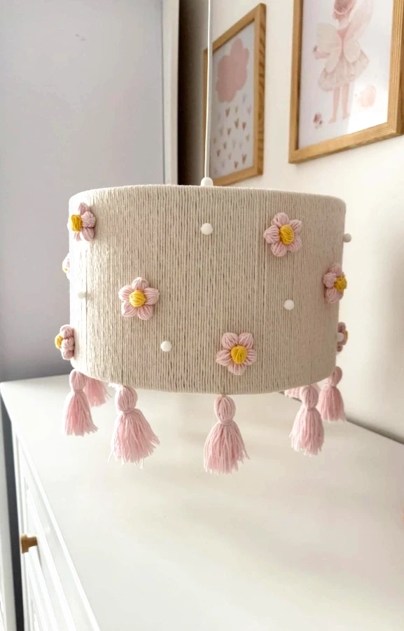 Lampa do pokoju dziecka | abażur w różowe kwiatki