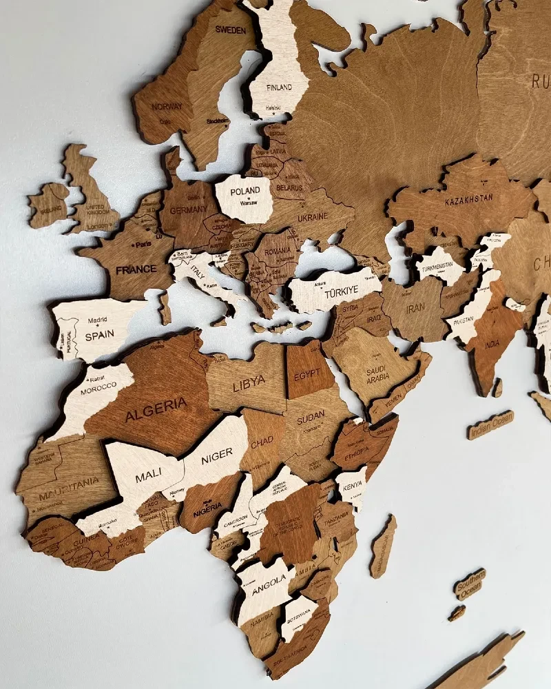 Drewniana mapa Świata 3D kolor Latte