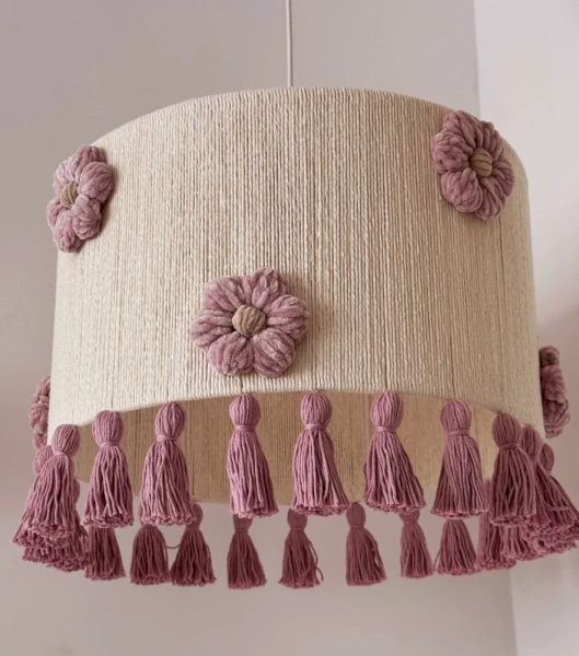 Lampa do pokoju dziecka | Ozdobny abażur kwiaty i chwosty