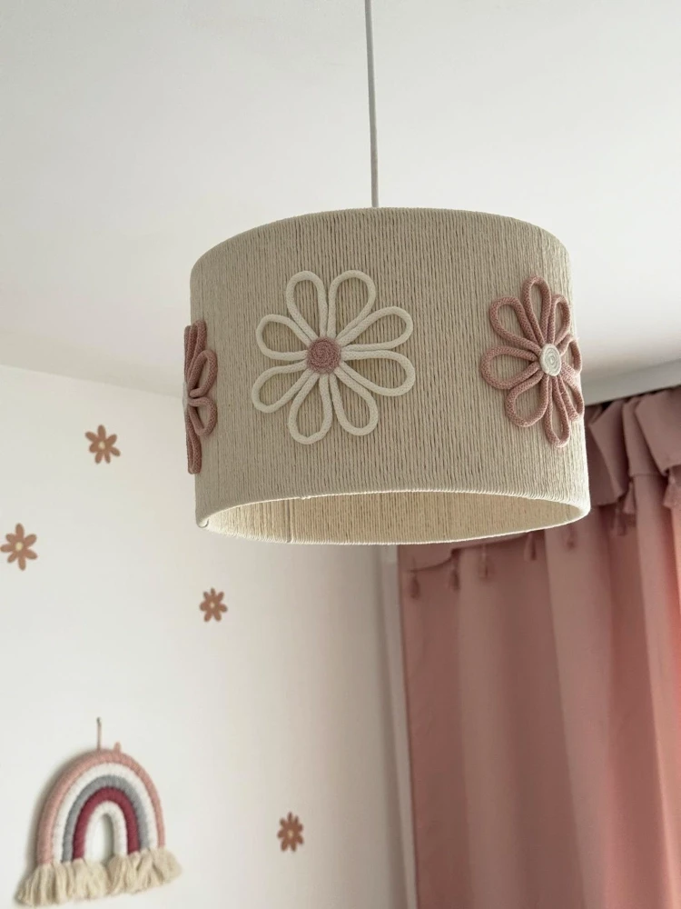 ręcznie robione lampy ze sznurka