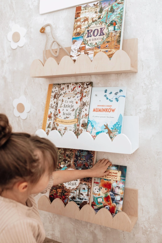półki na książki dla dzieci montessori