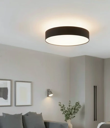 czarny  plafon do sypialni