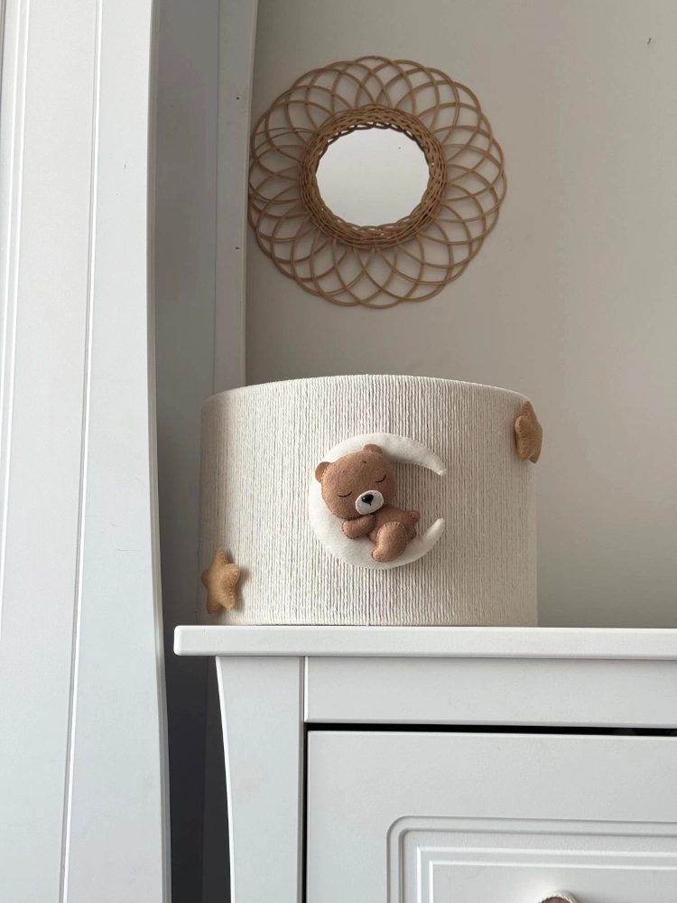 lampa wisząca z abażurem sznurkowym Miś od Patihome