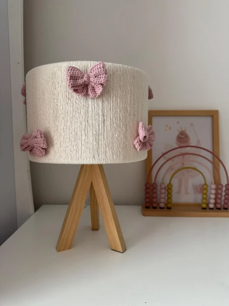 Lampa nocna do pokoju dziecka
