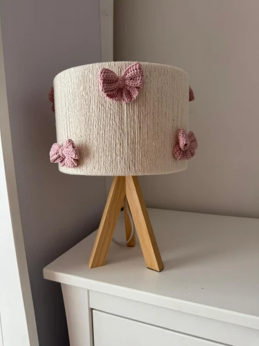 Lampka nocna do pokoju dziecka | abażur w kokardki