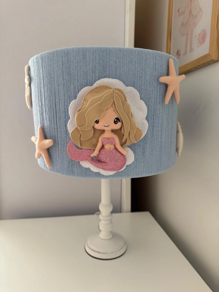 Lampka nocna do pokoju dziecka abażur syrenka