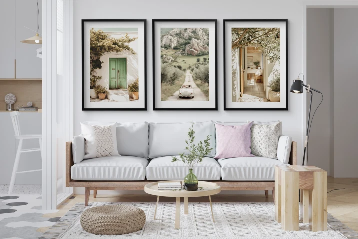 Tryptyk z fotografiami z Włoch: retro samochód, zielone drzwi, taras z drzewem oliwnym