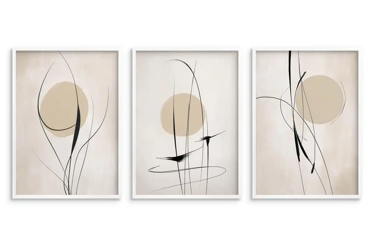 Tryptyk abstrakcyjny w stylu zen, beżowe słońce i czarne dynamiczne linie, białe ramy