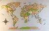 drewniana mapa świata 3D na ścianie limonka